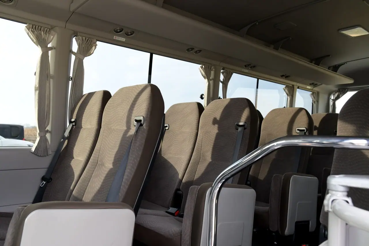 Nissan Civilian — photo 2